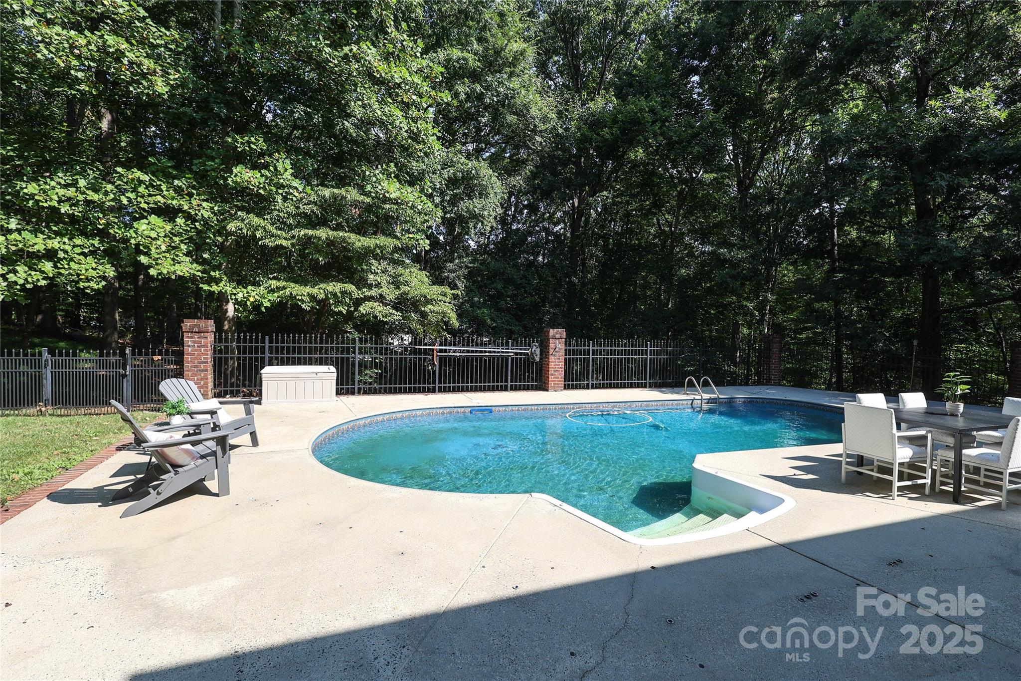 2500 High Ridge Road Charlotte, NC 28270 - Photo 46 of 47 a view of a backyard with sitting area