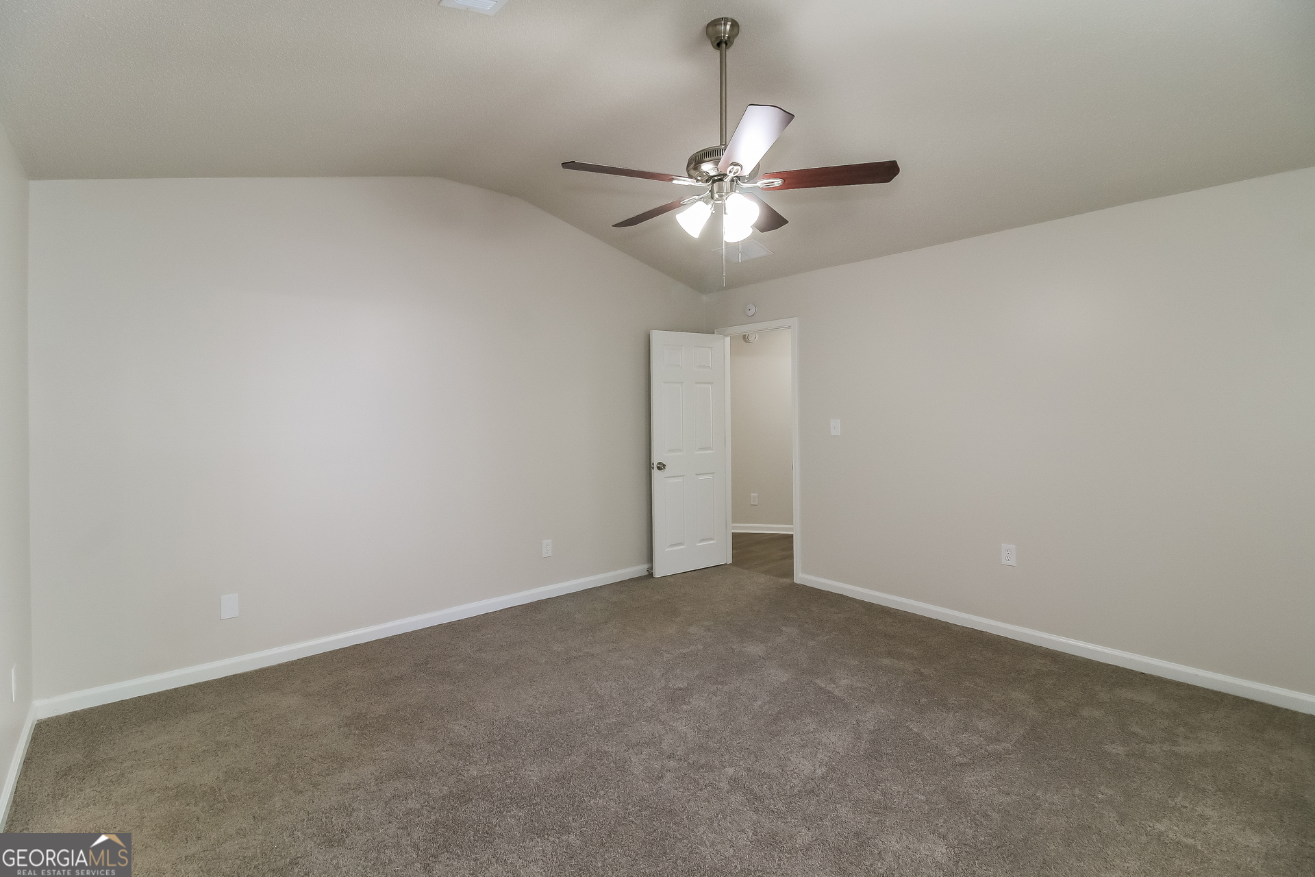 7010 New Dale Road Rex, GA 30273 - Photo 8 of 16 a view of an empty room