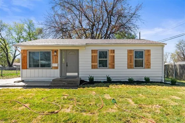 $215,000 | 18505 East 5th Street North, Independence, MO 64056