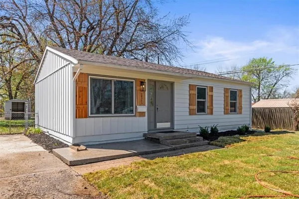 $215,000 | 18505 East 5th Street North, Independence, MO 64056