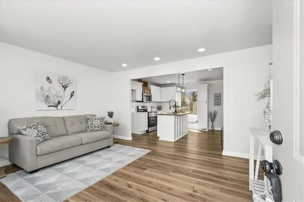 $215,000 | 18505 East 5th Street North, Independence, MO 64056