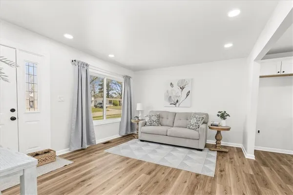 $215,000 | 18505 East 5th Street North, Independence, MO 64056