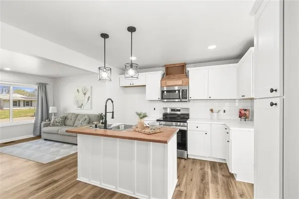 $215,000 | 18505 East 5th Street North, Independence, MO 64056