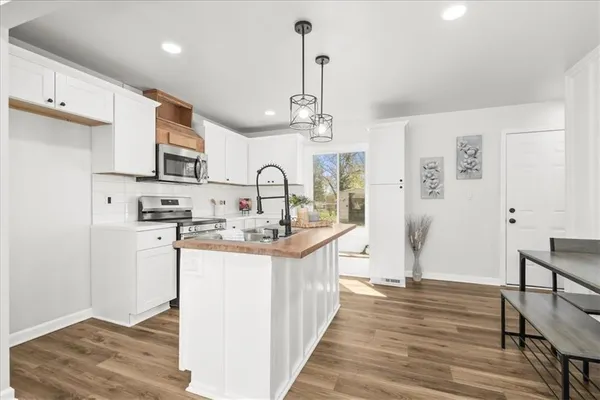 $215,000 | 18505 East 5th Street North, Independence, MO 64056