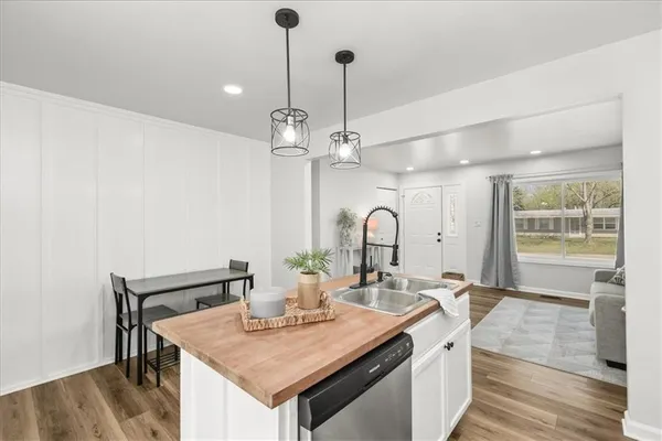 $215,000 | 18505 East 5th Street North, Independence, MO 64056