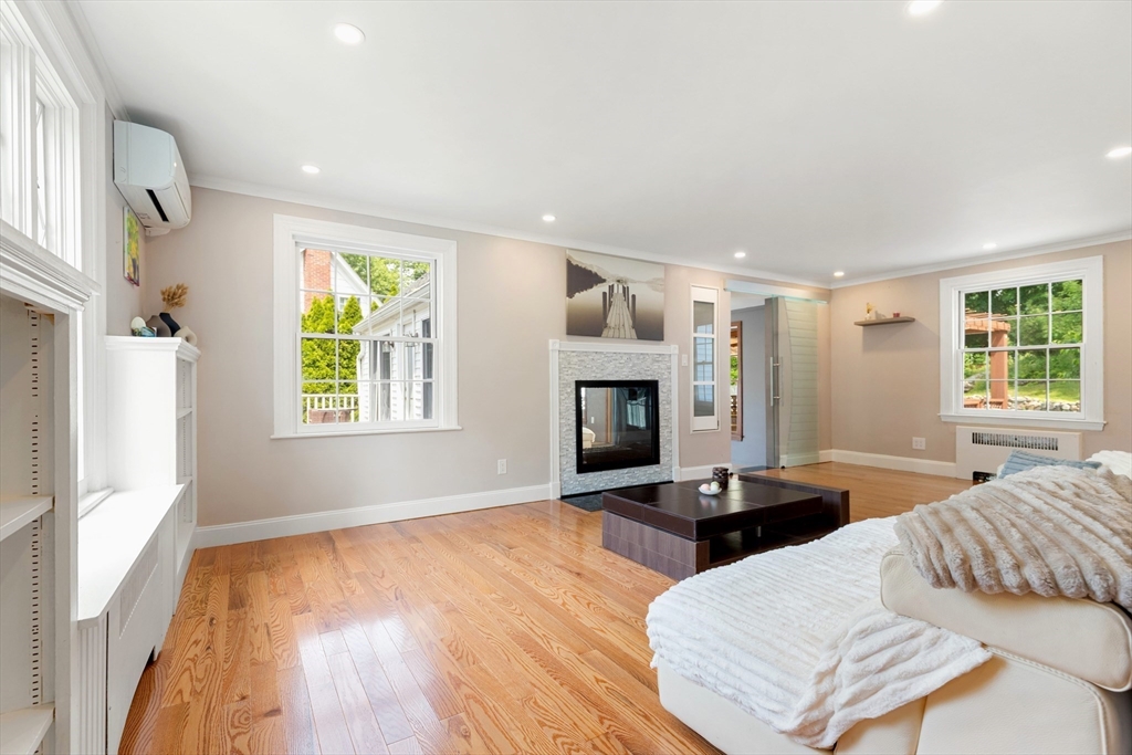 12 Powder House Rd Extension Medford, MA 02155 - Photo 5 of 41