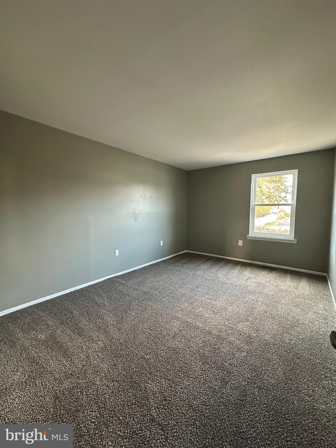 12077 Abby Road Philadelphia, PA 19154 - Photo 12 of 27 an empty room with a window