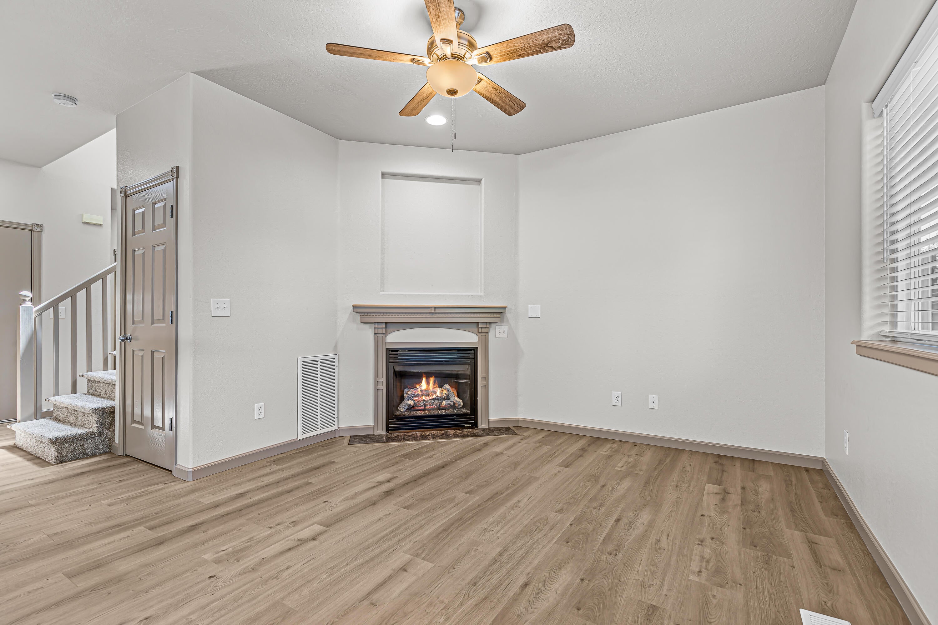 655 Shadow Way Central Point, OR 97502 - Photo 4 of 32 3