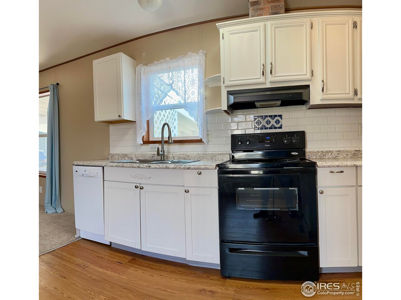 230 North 2nd Street, Unit 83 Berthoud, CO 80513 - Photo 26 of 50 Kitchen