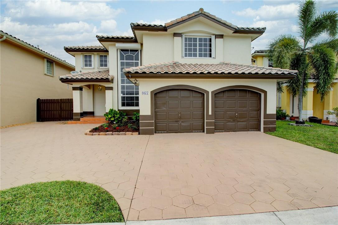 9077 Southwest 157th Path Miami, FL 33196 - Photo 4 of 54 Photo 4