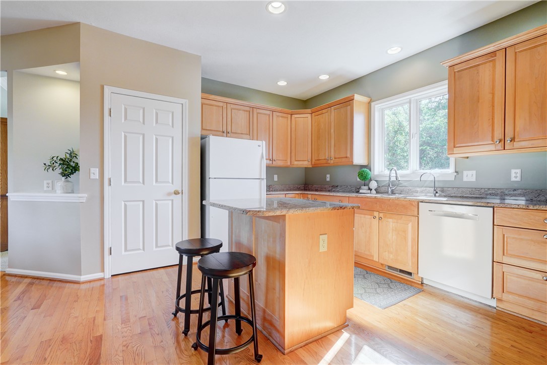 27 Spruce Ridge Perinton, NY 14450 - Photo 7 of 28 Gallery Image 7