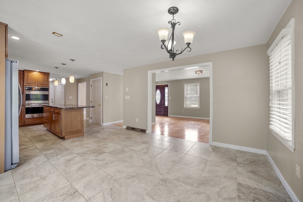 45 Thiels Way Raynham, MA 02767 - Photo 8 of 41
