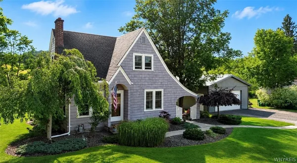 $259,900 | 163 Capitol Heights, Holland, NY 14080