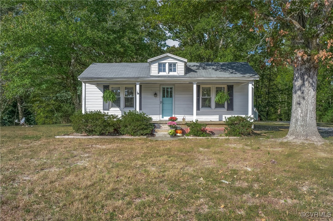 6405 King William Road Aylett, VA 23009 - Photo 1 of 40 View of front of home featuring a front yard and a