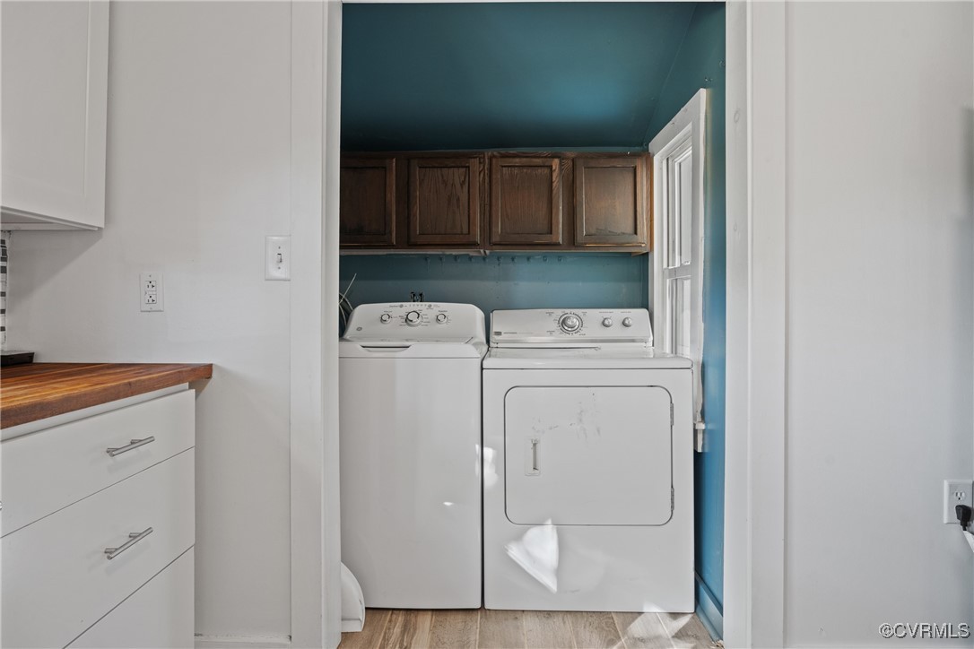 6405 King William Road Aylett, VA 23009 - Photo 14 of 40 Laundry area featuring washer and clothes dryer, l