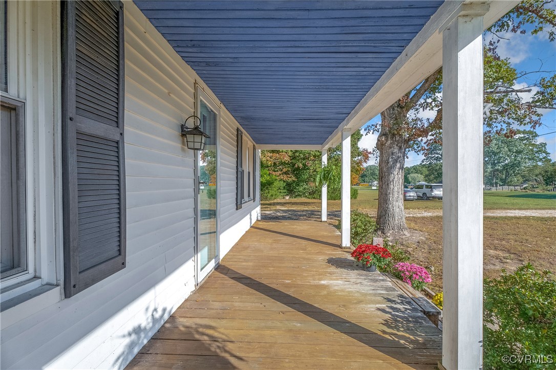 6405 King William Road Aylett, VA 23009 - Photo 5 of 40 Deck with a porch
