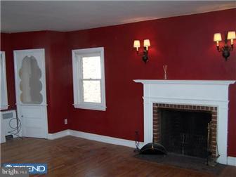 2306 Ripley Street Philadelphia, PA 19152 - Photo 8 of 12 Living Room