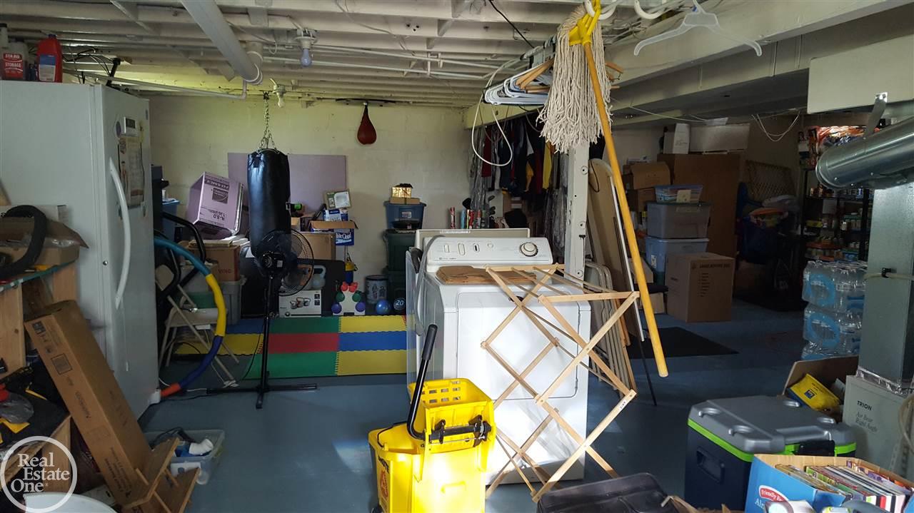 2675 Michigan Road Port Huron, MI 48060 - Photo 32 of 35