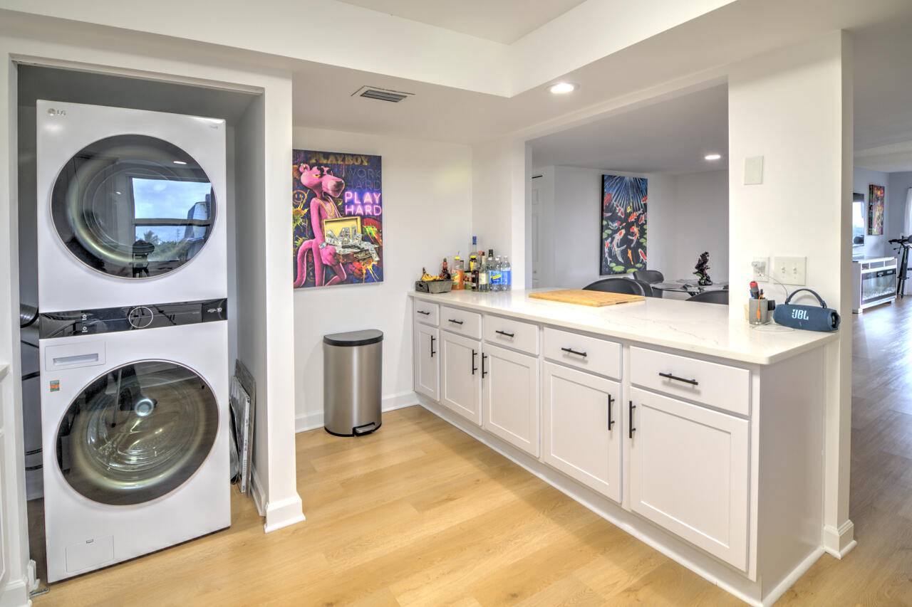 3040 Lake Shore Drive, Unit 305 Riviera Beach, FL 33404 - Photo 11 of 24 13-Still-Kitchen-5