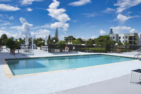 $5,000 | 3040 Lake Shore Drive, Unit 305, Riviera Beach, FL 33404