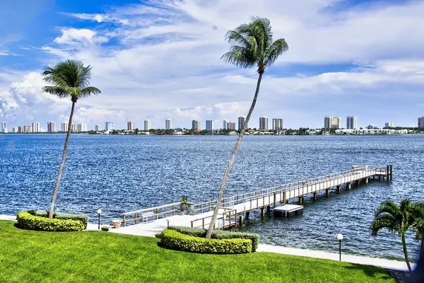 $5,000 | 3040 Lake Shore Drive, Unit 305, Riviera Beach, FL 33404