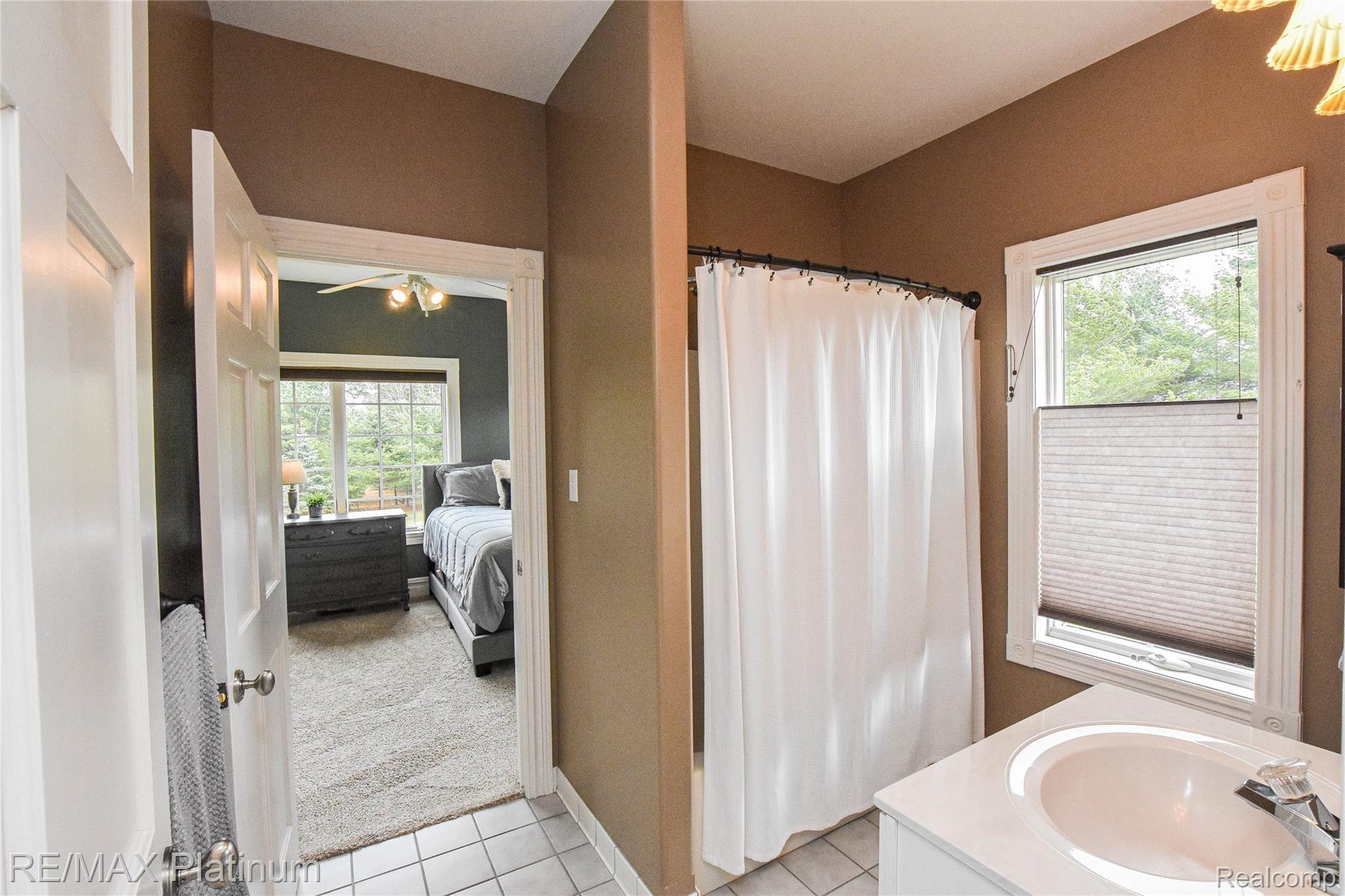 1410 Henderson Road Howell, MI 48855 - Photo 34 of 55 DSC_9634.jpg