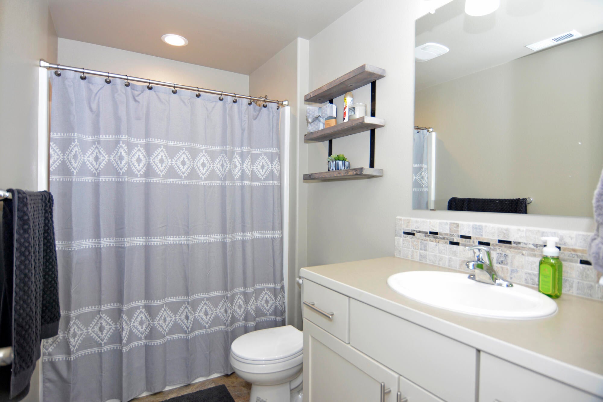 2479 Southwest 45th Street Redmond, OR 97756 - Photo 14 of 35 2479 SW 45th Street, Redmond, OR 97756