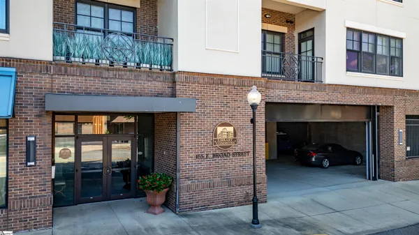 $224,900 | 155 East Broad Street, Unit 306, Spartanburg, SC 29306