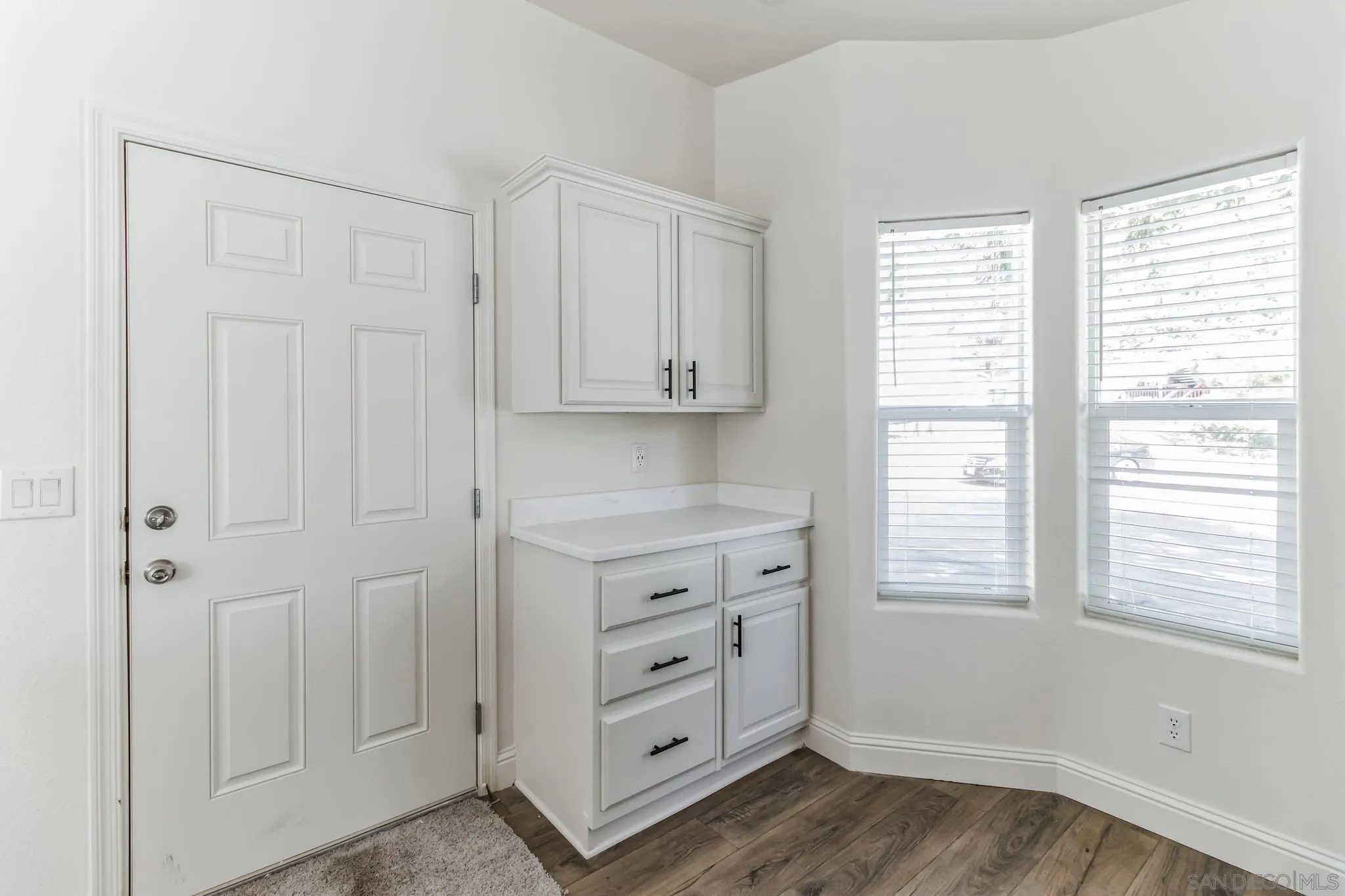 22899 Byron Road, Unit 81 Crestline, CA 92325 - Photo 6 of 9 a view of cabinets and window