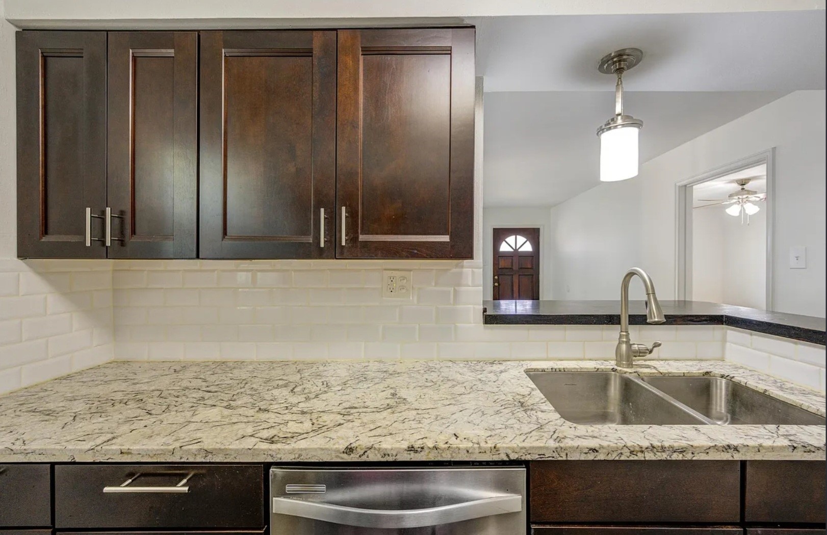 839 Wax Myrtle Lane, Unit A Houston, TX 77079 - Photo 8 of 32