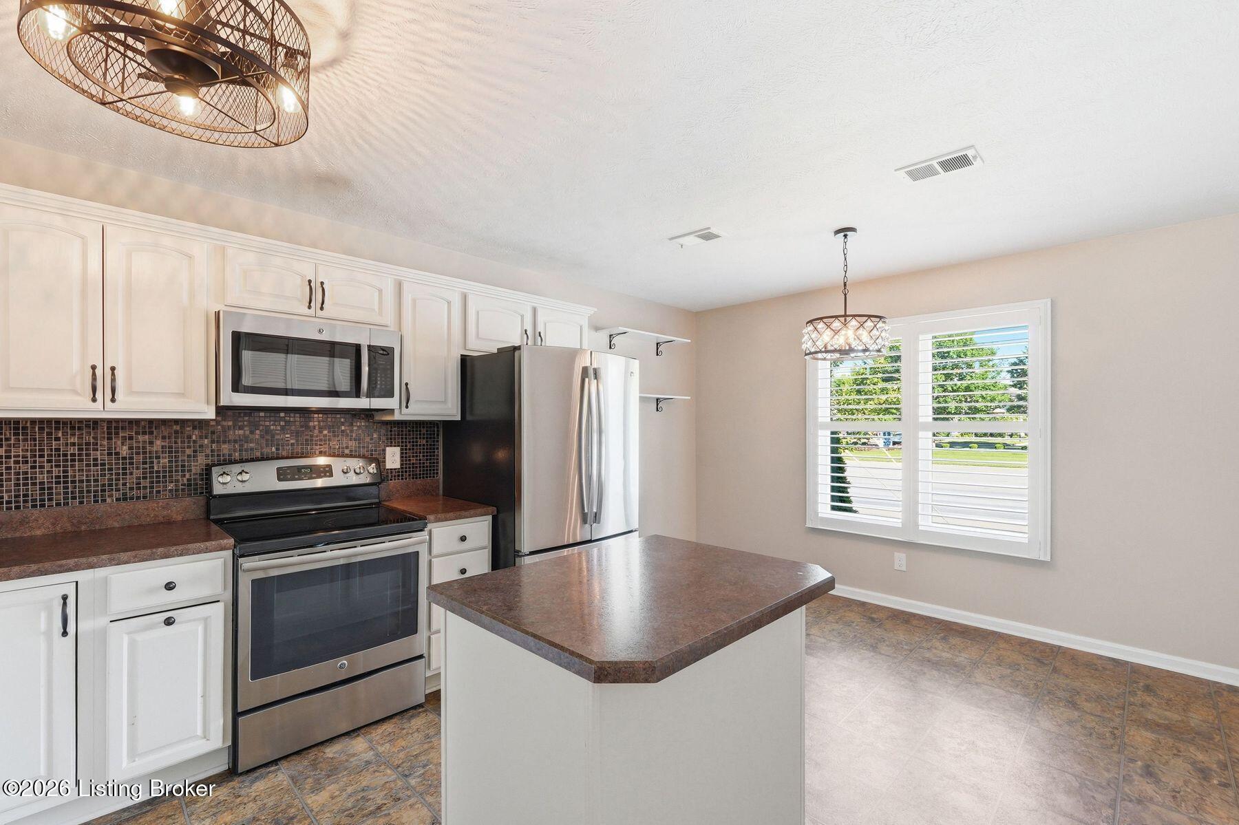 4246 Westport Road Louisville, KY 40207 - Photo 10 of 41 photo_online_010