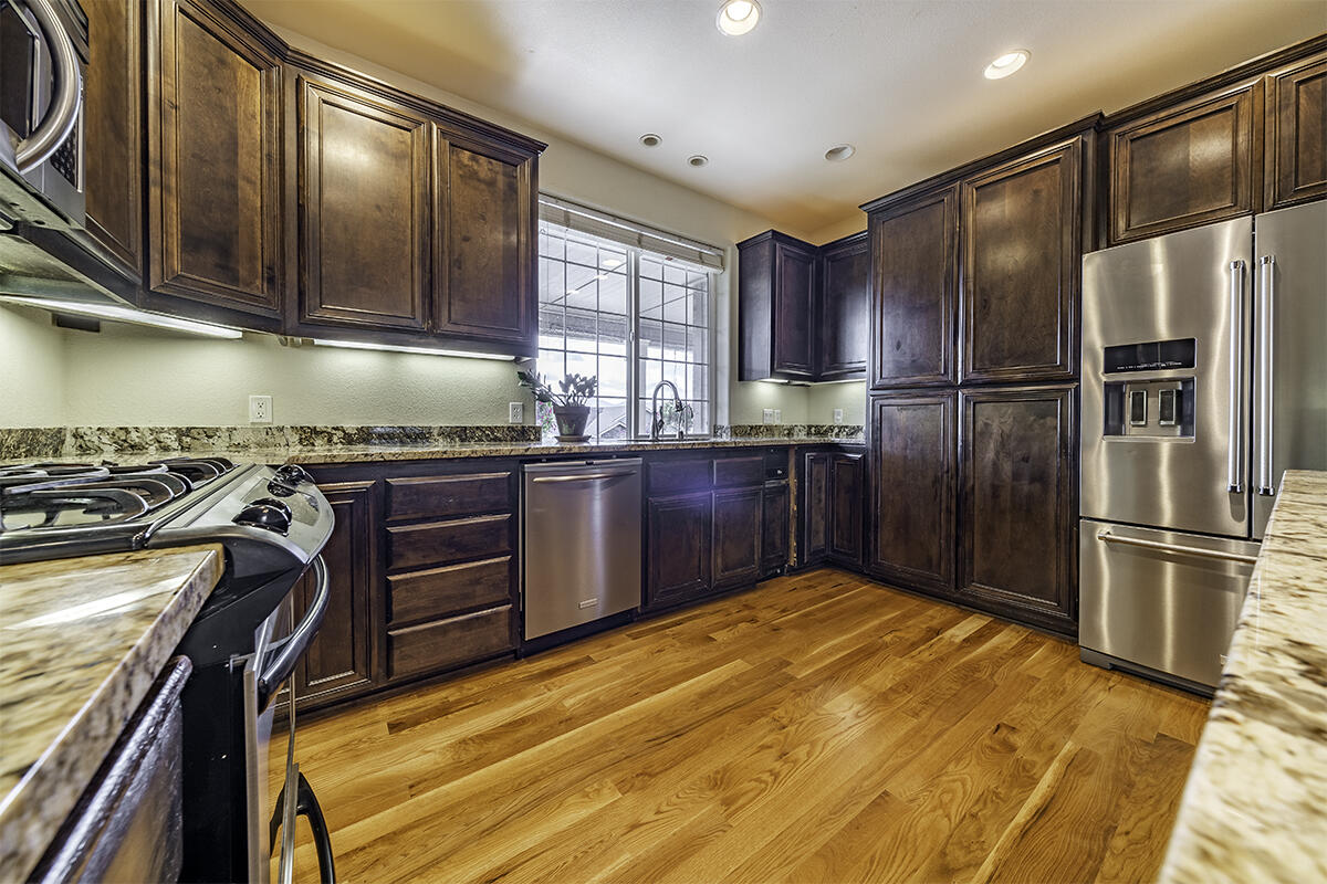 4201 Falcon Ridge Terrace Medford, OR 97504 - Photo 18 of 44 Kitchen