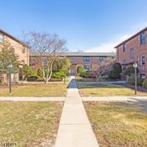 803 Mountain Avenue Springfield, NJ 07081 - Photo 2 of 14