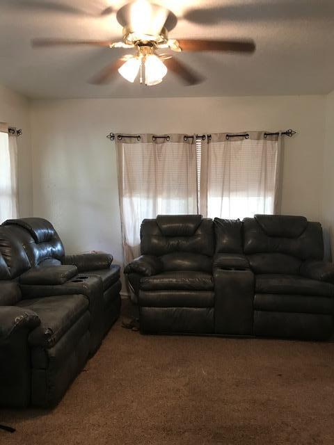 2245 Bacom Point Road Pahokee, FL 33476 - Photo 16 of 24 Front home Living Room