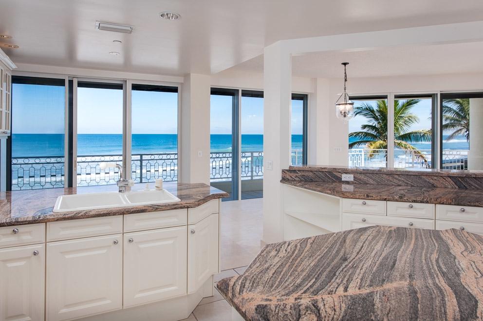 Kitchen with Direct Views to Ocean