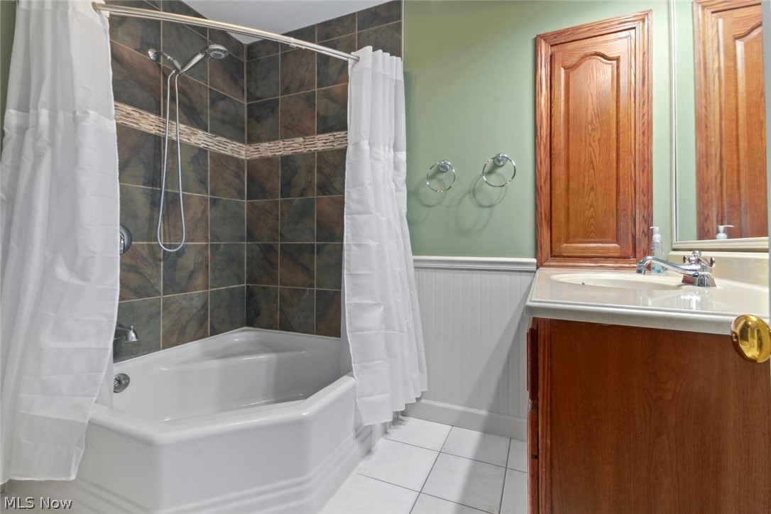 3292 Leffingwell Road Canfield, OH 44406 - Photo 17 of 29 Full bath