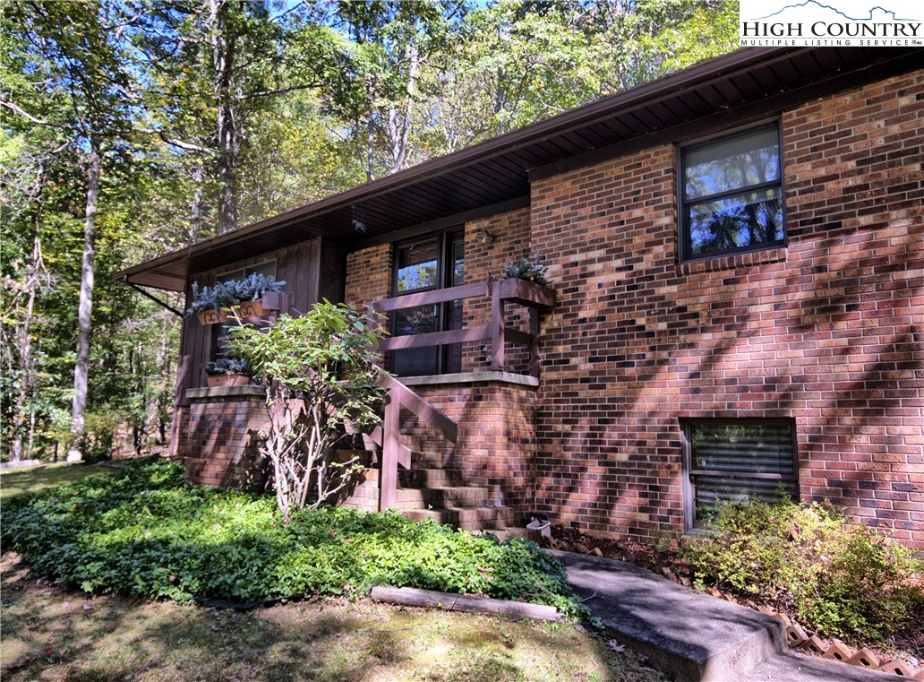 254 Stone Ridge Jefferson, NC 28640 - Photo 2 of 6 Gallery Image 2