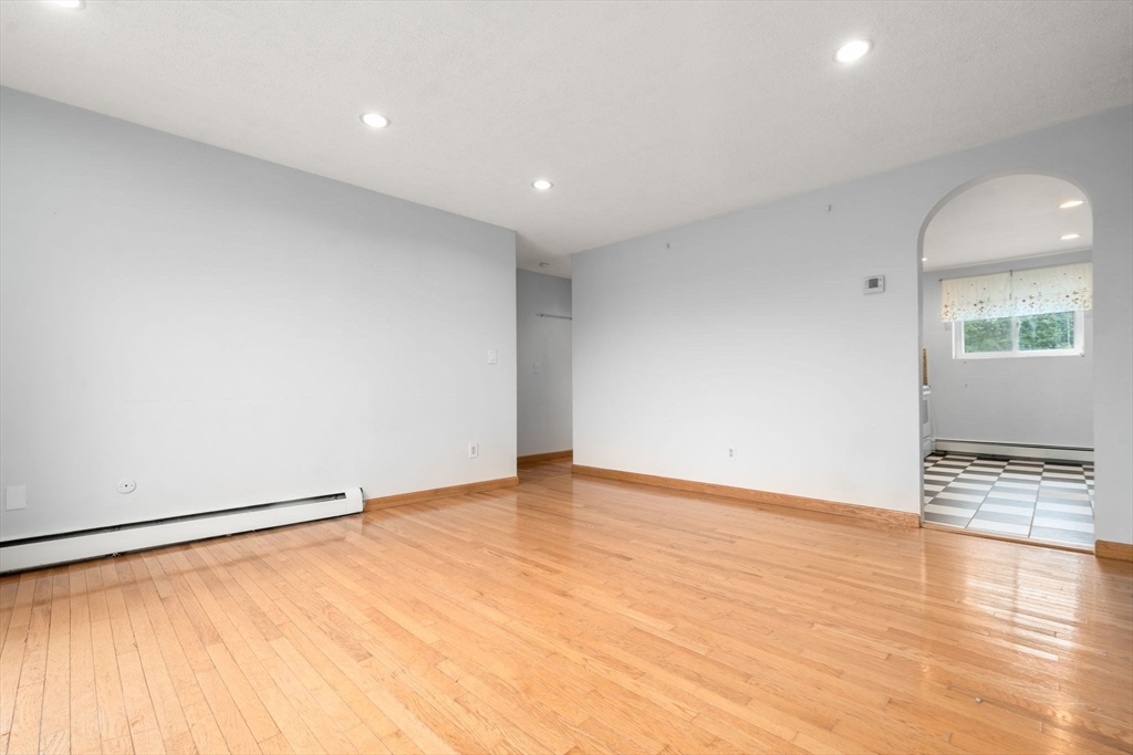 21 Westgate Road, Unit 6 Chestnut Hill, MA 02467 - Photo 11 of 28 a view of an empty room