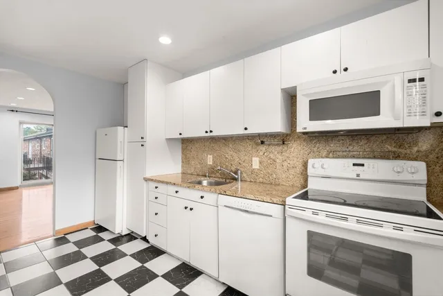 $409,999 | 21 Westgate Road, Unit 6, Boston, MA 02467