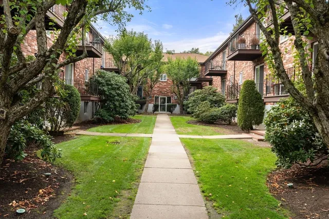 $409,999 | 21 Westgate Road, Unit 6, Boston, MA 02467