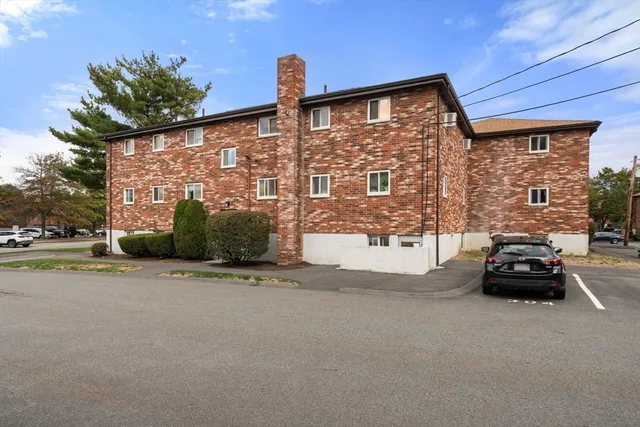 $409,999 | 21 Westgate Road, Unit 6, Boston, MA 02467