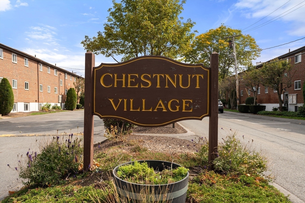 21 Westgate Road, Unit 6 Chestnut Hill, MA 02467 - Photo 26 of 28 a sign on the side of a street