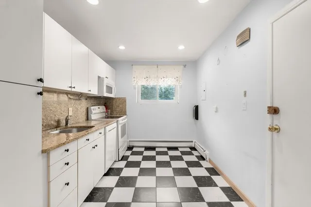 $409,999 | 21 Westgate Road, Unit 6, Boston, MA 02467