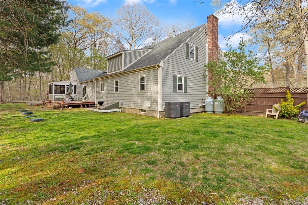 182 Ferncliffe Road Seekonk, MA 02771 - Photo 3 of 18 Gallery Image 3
