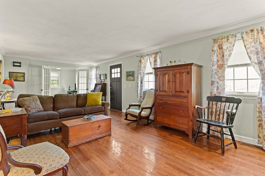 182 Ferncliffe Road Seekonk, MA 02771 - Photo 7 of 18 Gallery Image 7