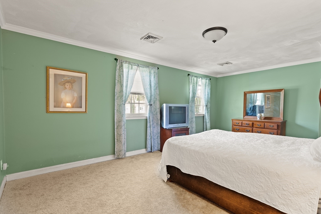 182 Ferncliffe Road Seekonk, MA 02771 - Photo 10 of 18 Gallery Image 10
