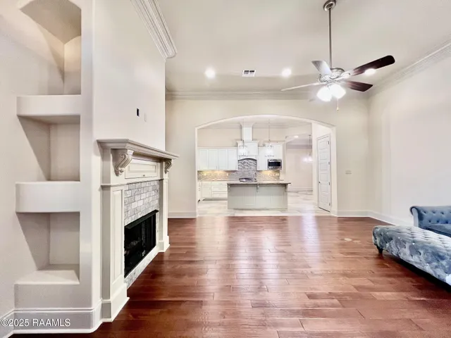 $2,300 | 411 Dunvegan Court, Lafayette, LA 70503