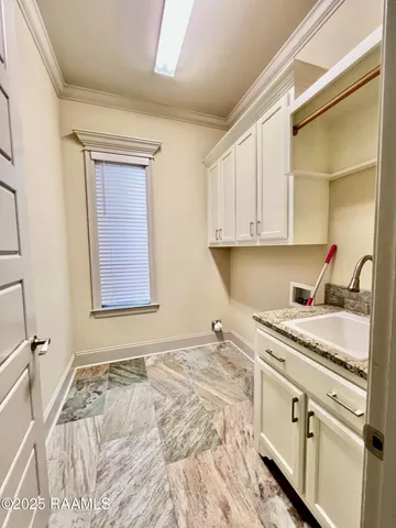 $2,300 | 411 Dunvegan Court, Lafayette, LA 70503