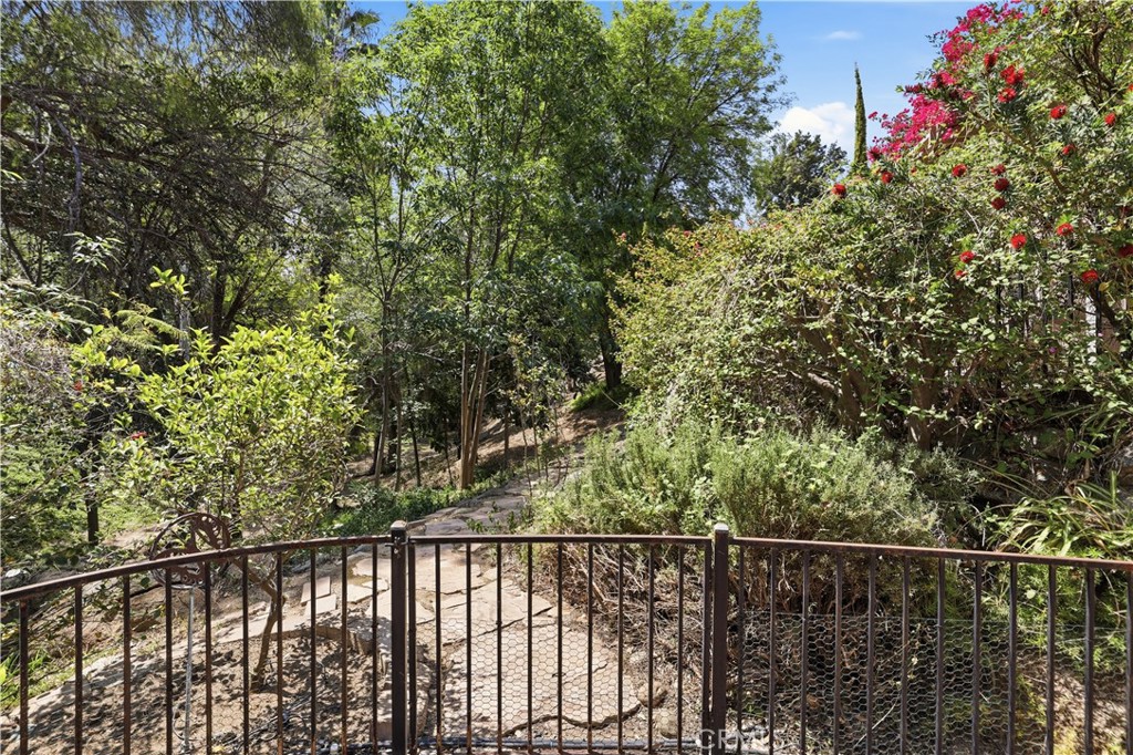 2250 El Capitan Drive Riverside, CA 92506 - Photo 35 of 42