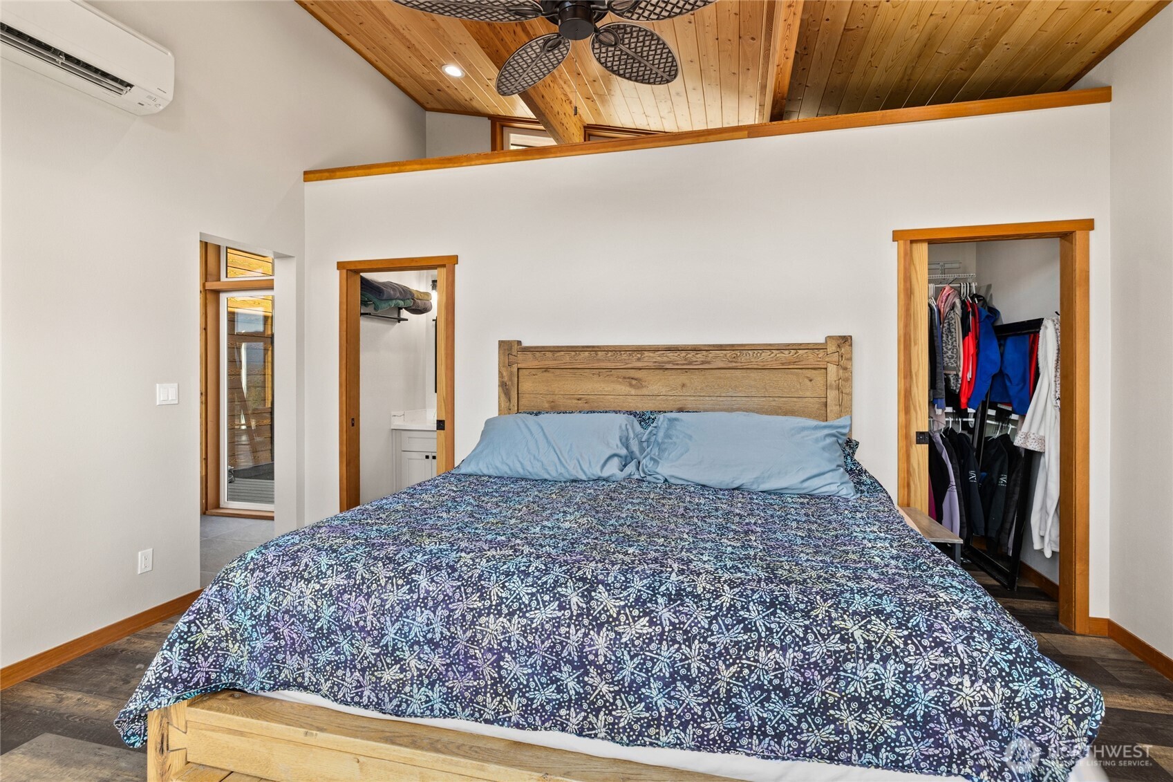 340 Powerline Road Cle Elum, WA 98922 - Photo 13 of 40 a bedroom with a bed and a dresser